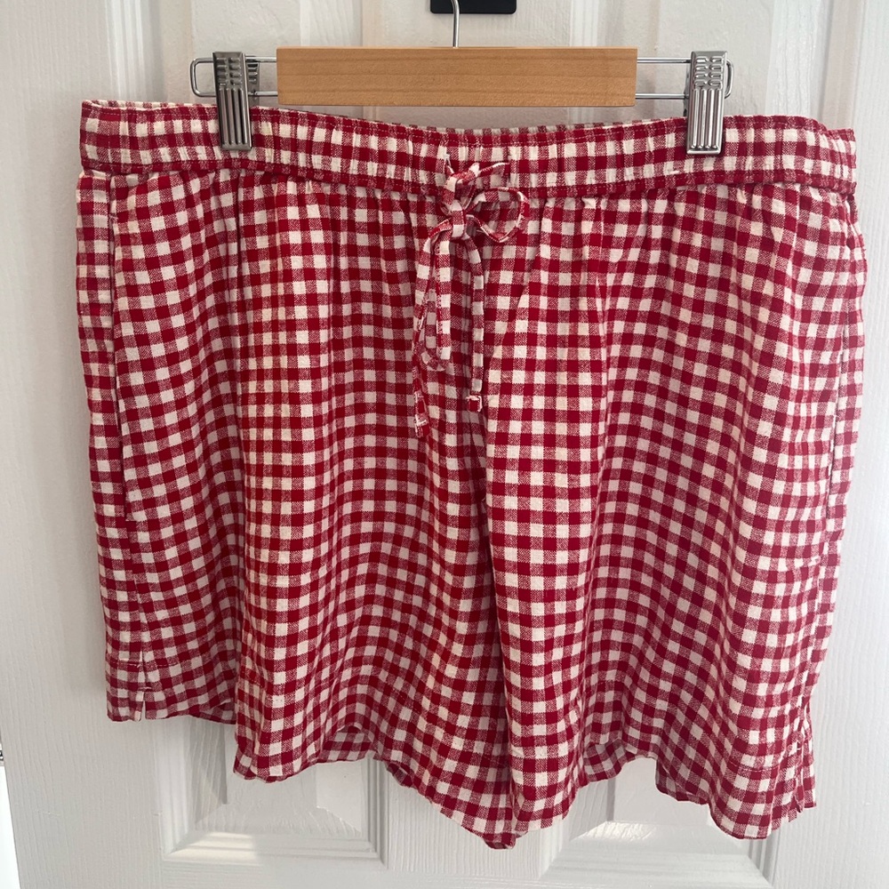 Abercrombie & Fitch Red and White Gingham High-Waist Women’s Shorts